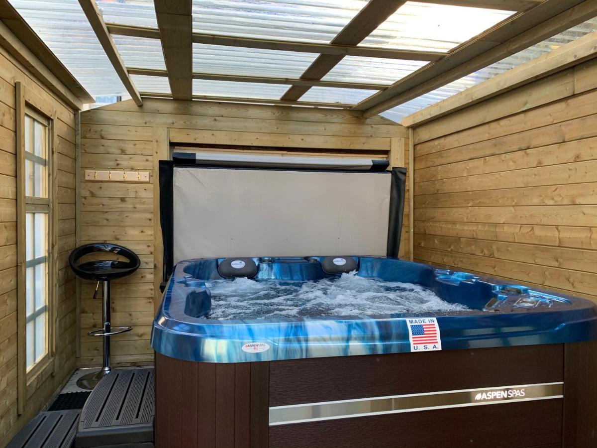 Relaxing Home - 7-10Min To Bournemouth Sandy Beach By Car - Private Garden, Parking And Spa Eksteriør bilde