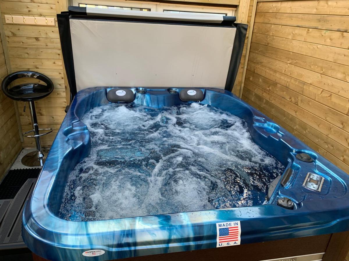 Relaxing Home - 7-10Min To Bournemouth Sandy Beach By Car - Private Garden, Parking And Spa Eksteriør bilde