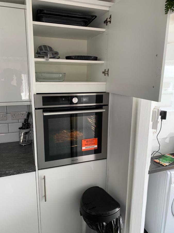 Relaxing Home - 7-10Min To Bournemouth Sandy Beach By Car - Private Garden, Parking And Spa Eksteriør bilde