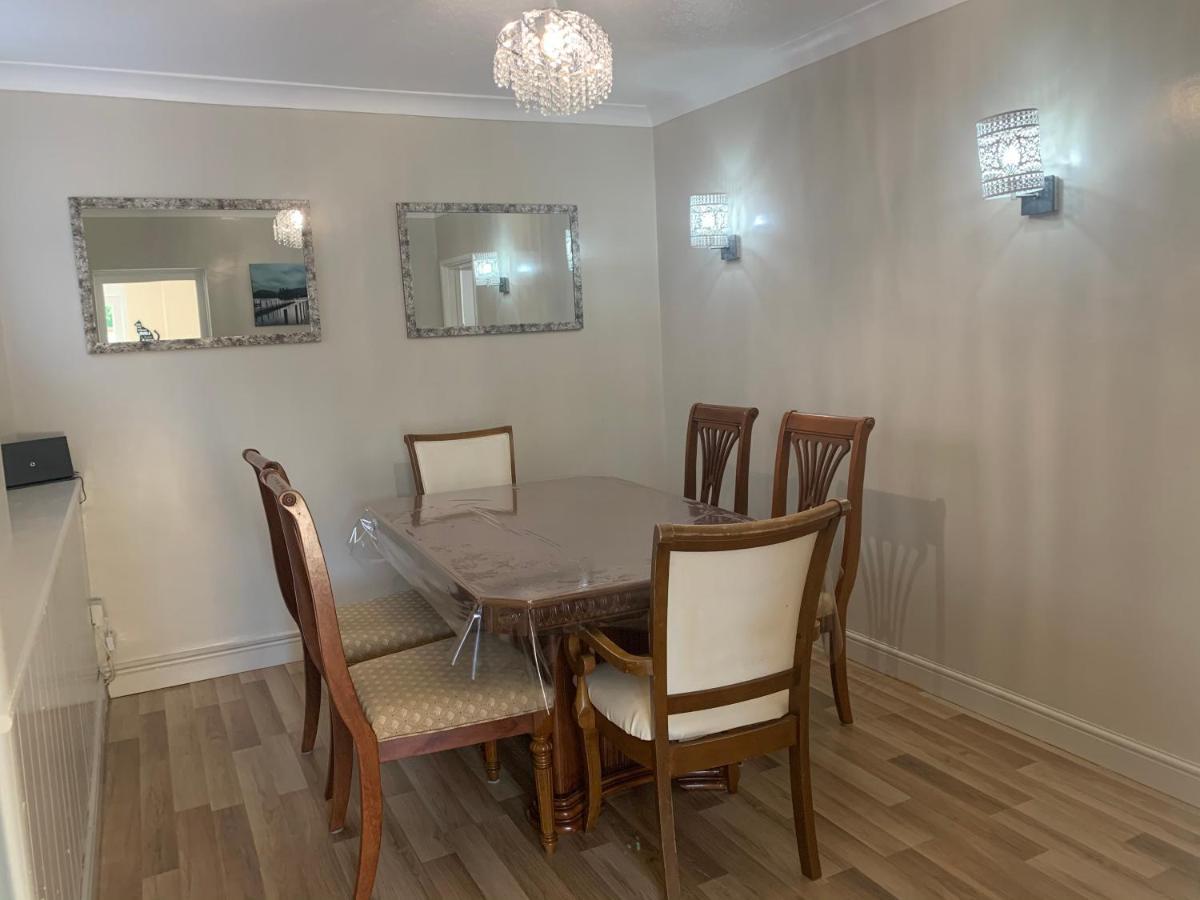 Relaxing Home - 7-10Min To Bournemouth Sandy Beach By Car - Private Garden, Parking And Spa Eksteriør bilde