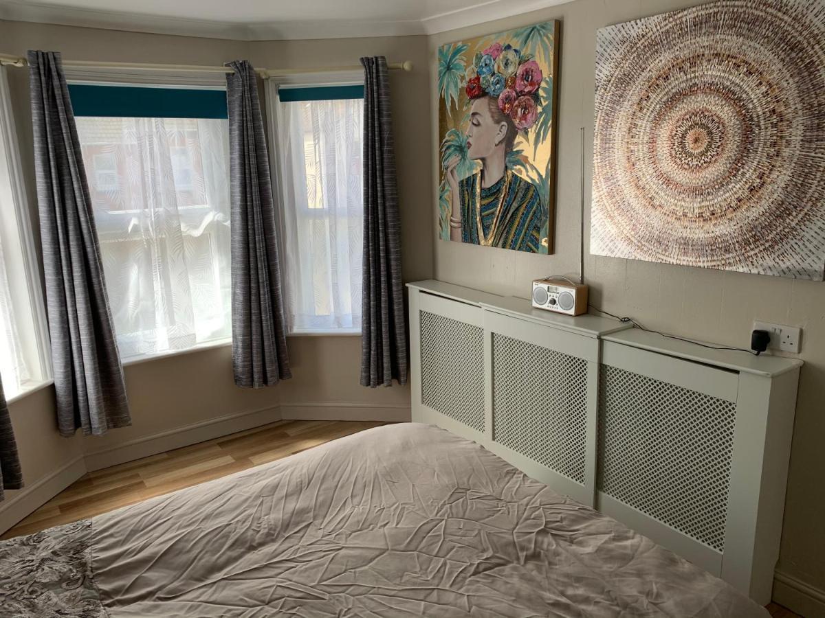 Relaxing Home - 7-10Min To Bournemouth Sandy Beach By Car - Private Garden, Parking And Spa Eksteriør bilde