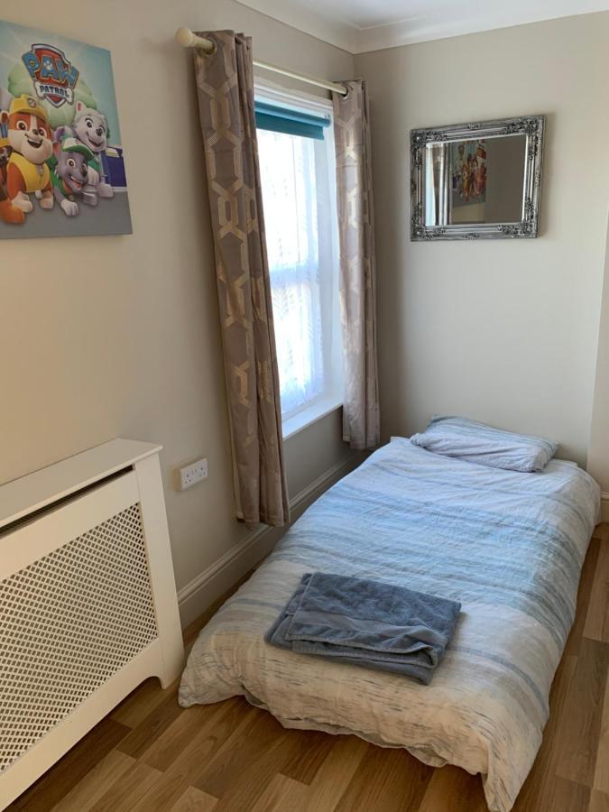 Relaxing Home - 7-10Min To Bournemouth Sandy Beach By Car - Private Garden, Parking And Spa Eksteriør bilde